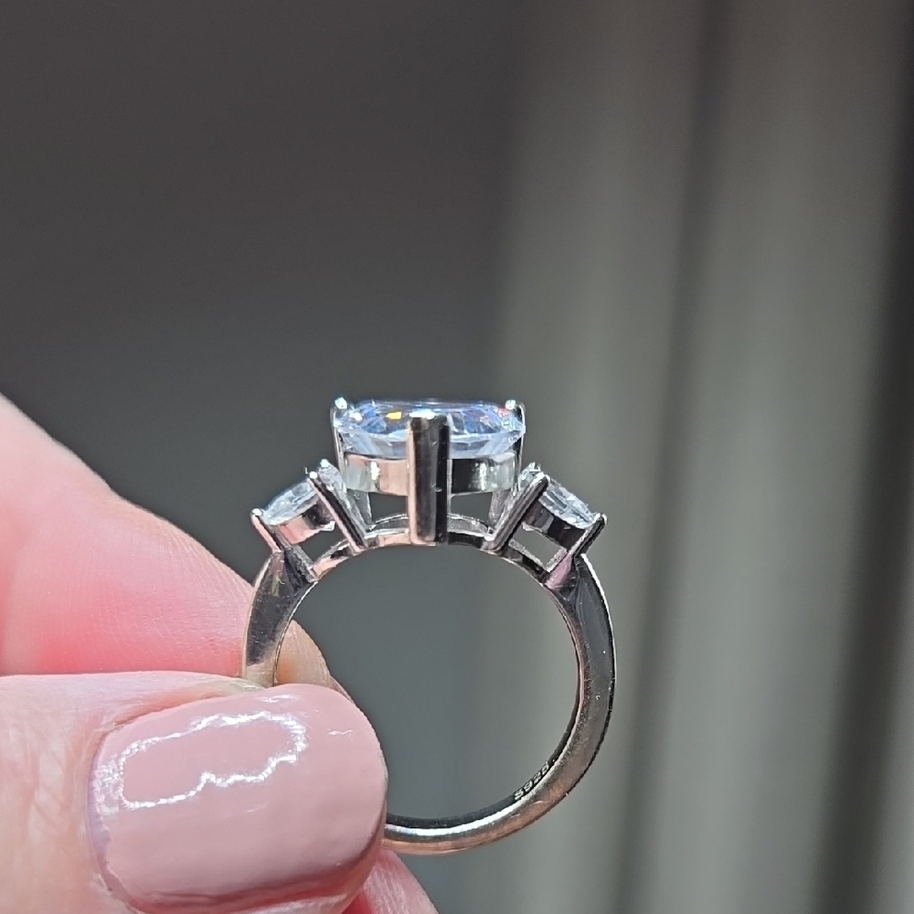 Elegant 5 Carat Sterling Silver Moissanite HEART Ring Size 7 - Picture 8 of 11